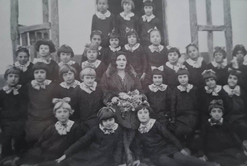 Arianda Șalari la școala primară din Mangalia (1929)